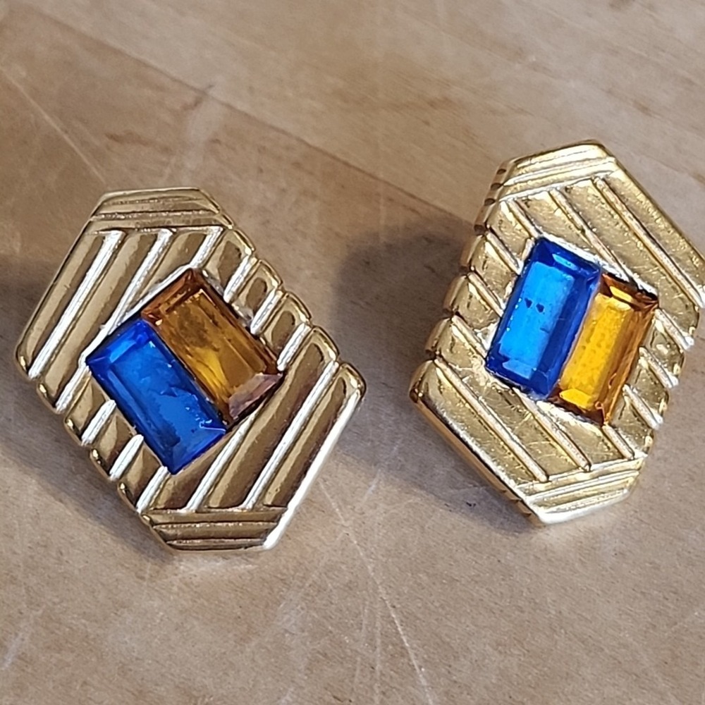 VTG Monet Signed Gold Tone Blue Orange Matching Clip Earrings